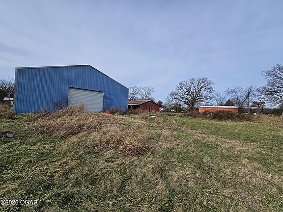 3rd image of 162 Hobbs Rd