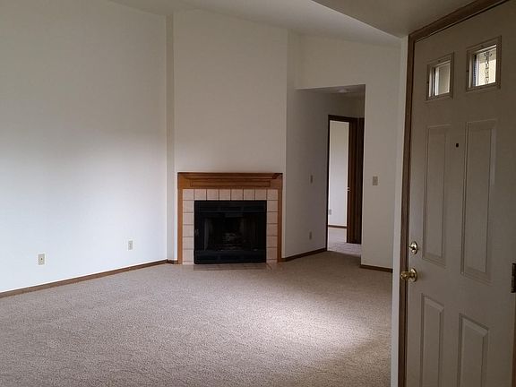 2nd image of 7034 N Lincolnshire Cir #7034