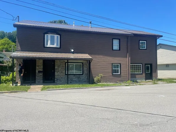 27 Beech Ave, Philippi, WV 26416