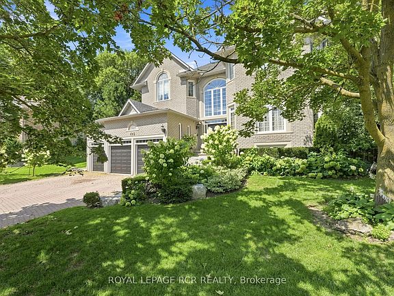 2nd image of 193 Sherwood Pl