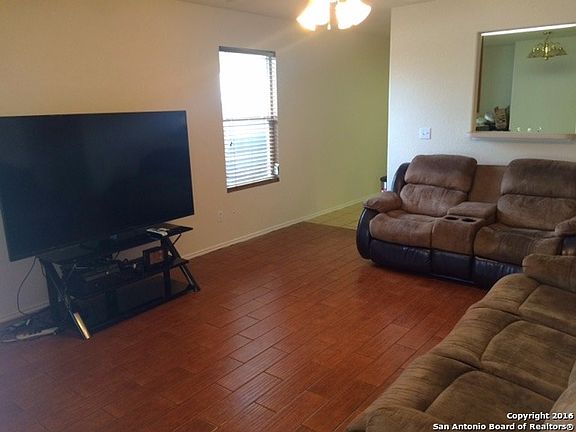 5th image of 2806 Wyoming St