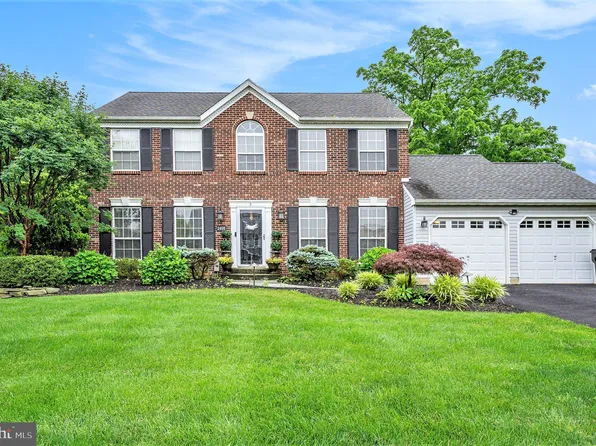 1408 W Fernbrook Dr, Warrington, PA 18976