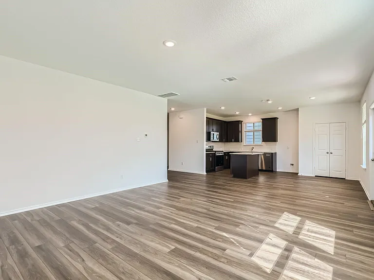 1608 Holly Lake Dr — Photo 5
