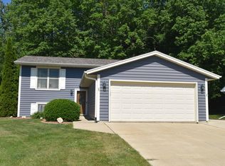 772 Ridge View Dr, Hartford, WI 53027