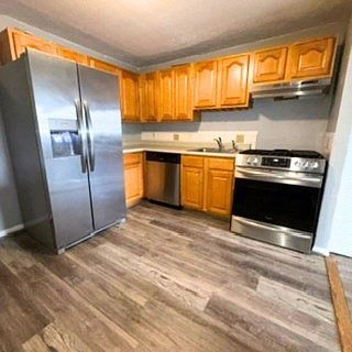 3rd image of 345 Hildreth St APT 21