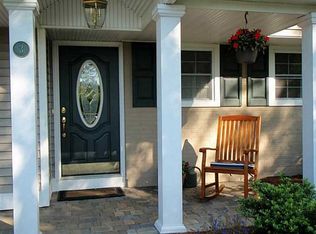 3 Leland Point Dr, Portsmouth, RI 02871