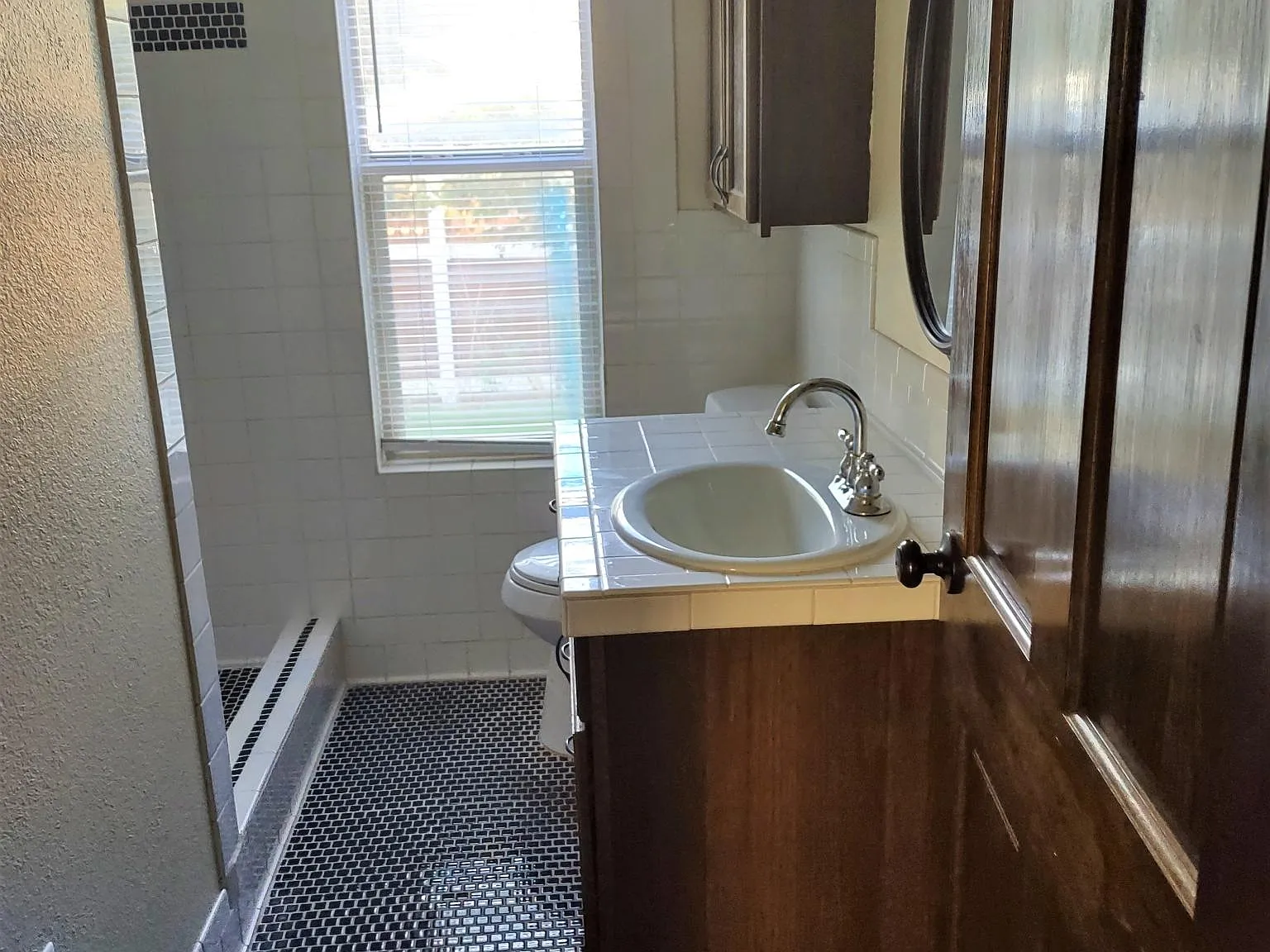 501 Live Oak St — Photo 4