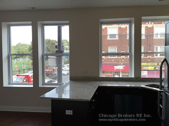 2nd image of 1505 W Lawrence Ave