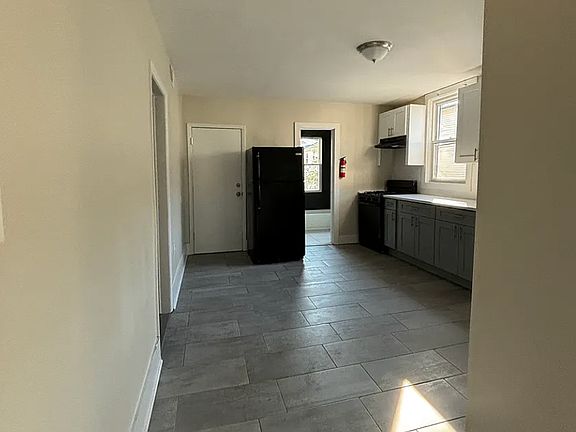4th image of 855-857 S 19th St #3