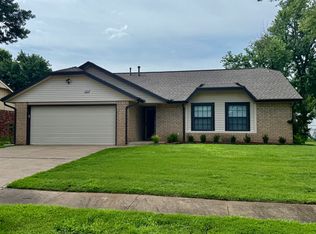 1213 W Birmingham St, Broken Arrow, OK 74011