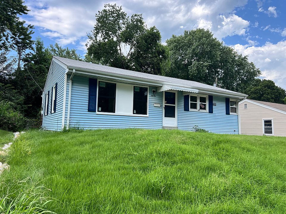 1st image of 62 Woodlawn Dr