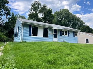 62 Woodlawn Dr, Saint Charles, MO 63301