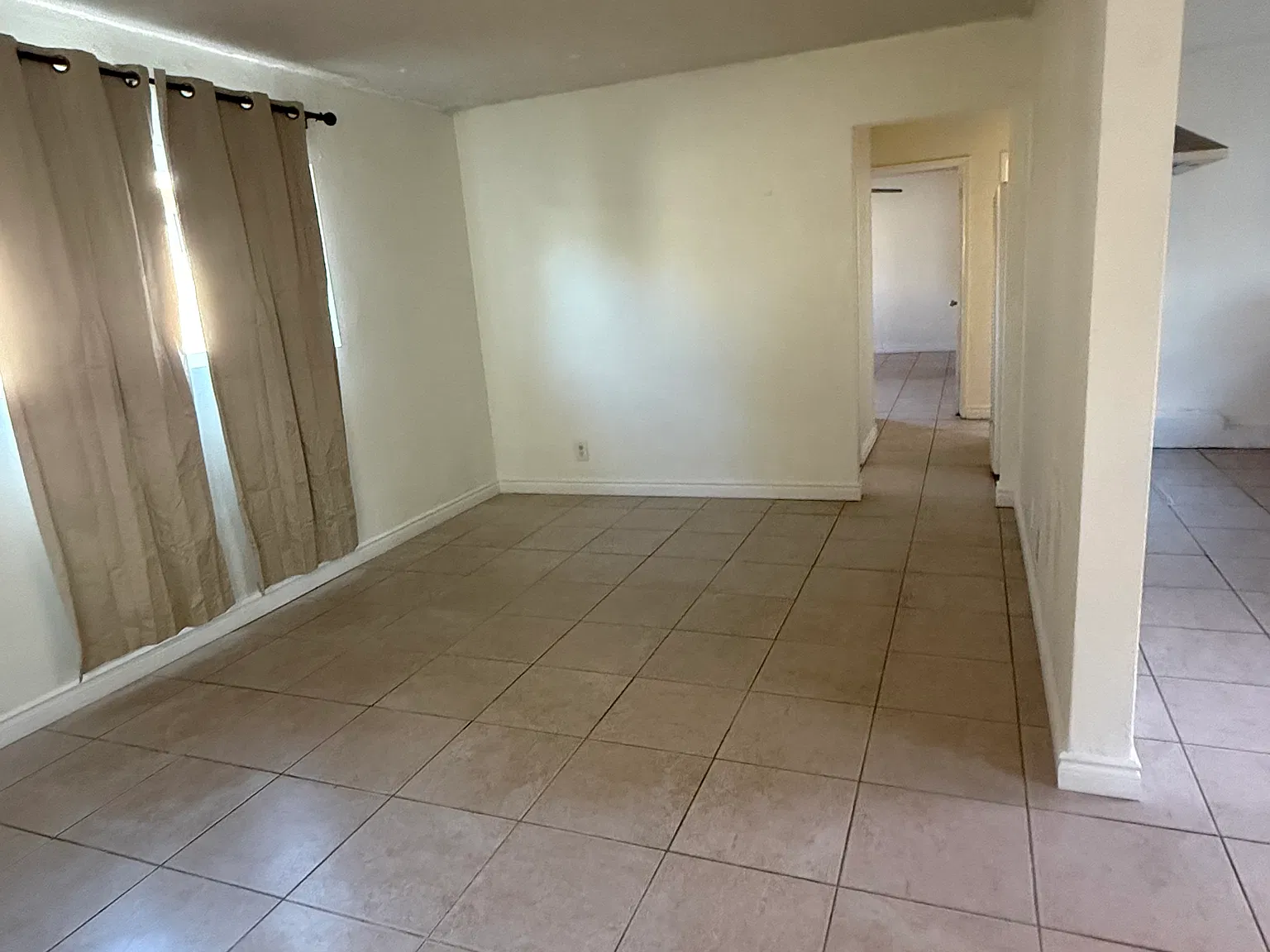 2 bed, 1000 sqft, $2,200 — Photo 2
