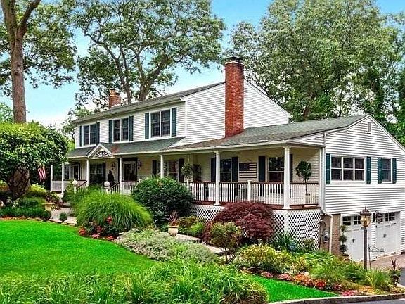 3rd image of 9 Hayes Hill Dr
