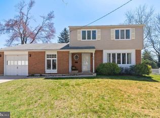 206 Fay Ann Dr, Blackwood, NJ 08012