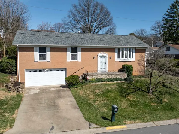 1452 Dogwood Ave, Morgantown, WV 26505