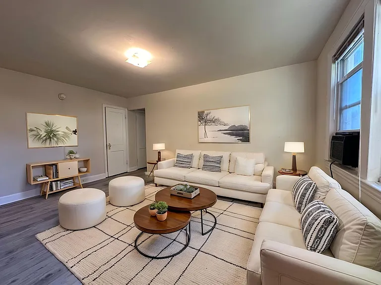 4585 MacArthur Blvd NW — Photo 2