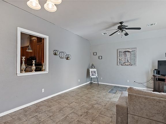 3rd image of 1205 Carolina St