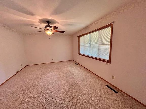 3rd image of 1221 N Belmont Pl