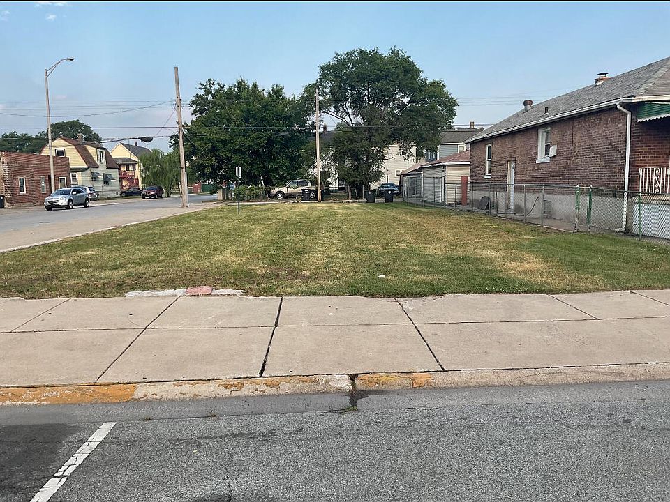 2nd image of 3846-48 Euclid Ave