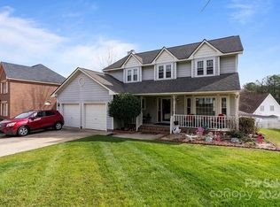 1817 Sparrow Hawk Ln, Rocky Mount, NC 27804