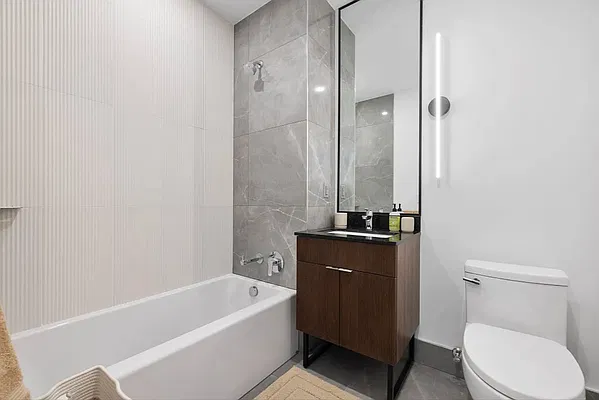 Bathroom, photo 1
