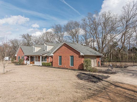 3rd image of 1408 Cedar Creek Ln