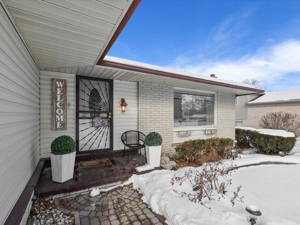 19580 Northbrook Dr, Southfield, MI 48076