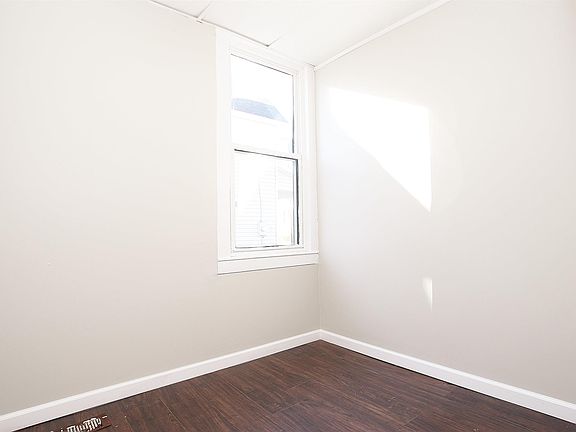 5th image of 421 Garden St