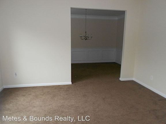 4th image of 425 Trousseau Ln