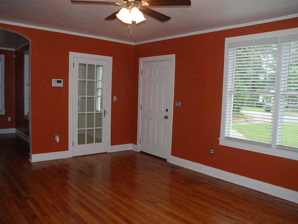1st image of 1711 King Woods Dr