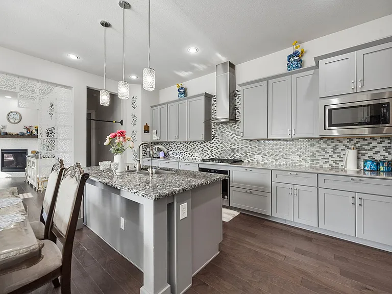 4500 El Paso Dr — Photo 10