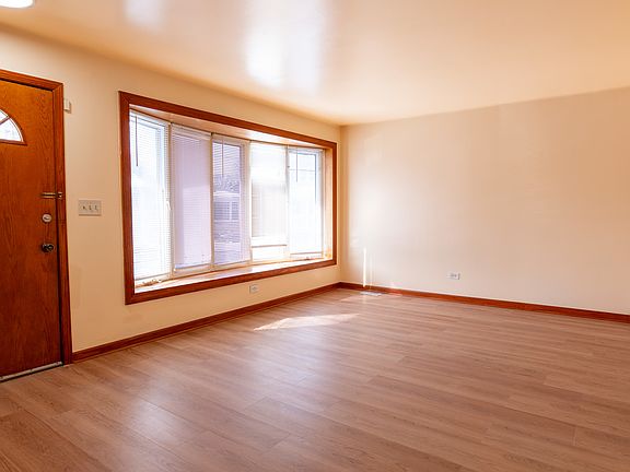 5th image of 4543 N Kildare Ave