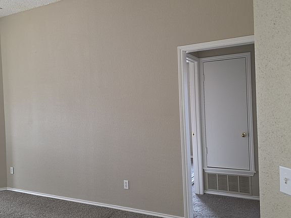 5th image of 5402 Long Leaf Dr