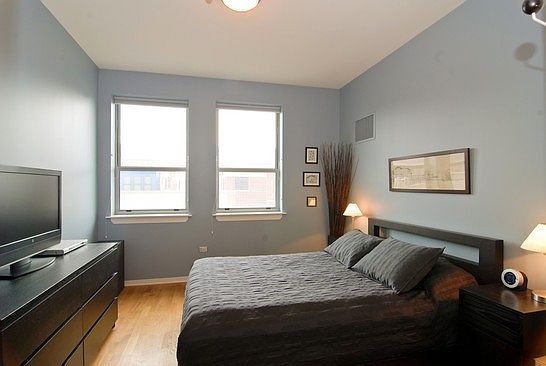 BDRM W/ VIEWS OF DOWNTOWN