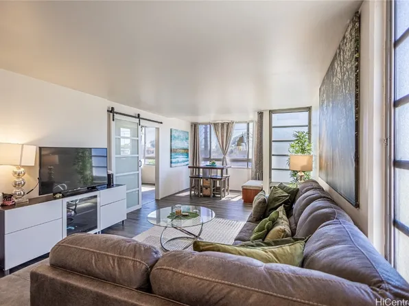 1015 Ala Napunani St APT 201, Honolulu, HI 96818