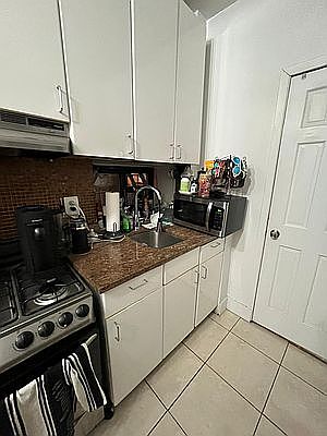 5th image of 526 E 11th St #1RW