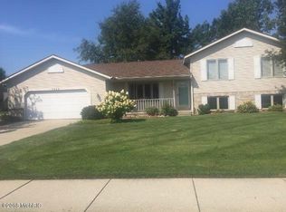 5049 Brookcrest Ct SW, Wyoming, MI