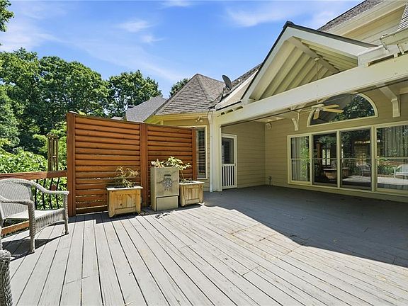 4th image of 2490 Wild Iris Ln