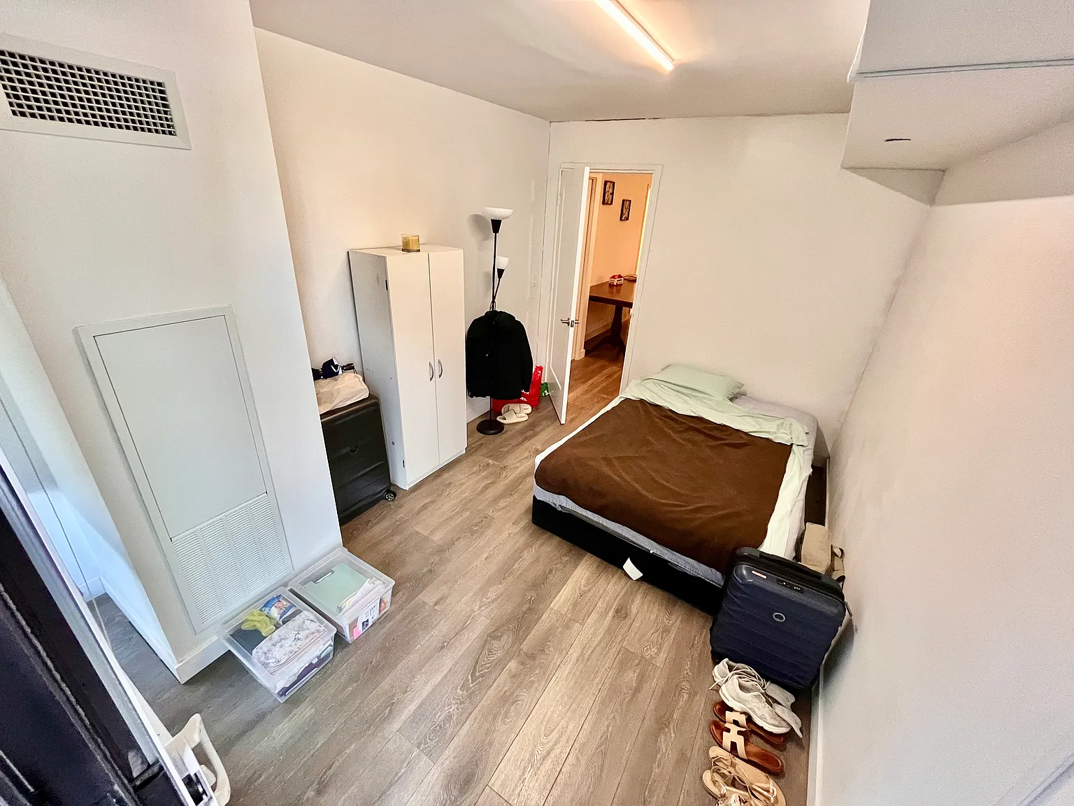 3 bed, 726 sqft, $1,300 — Photo 1