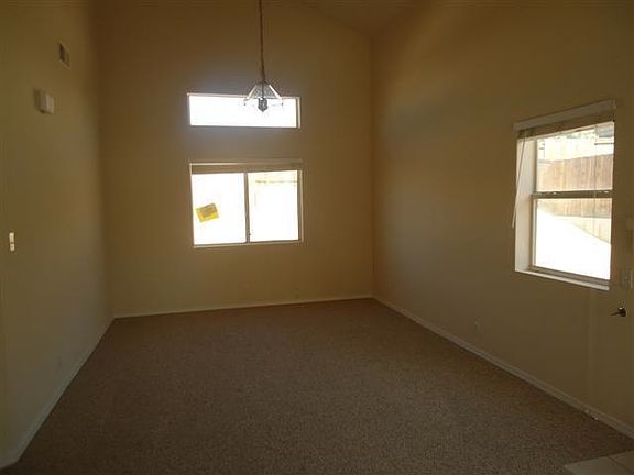 4th image of 10505 Rockcliff Ct NW