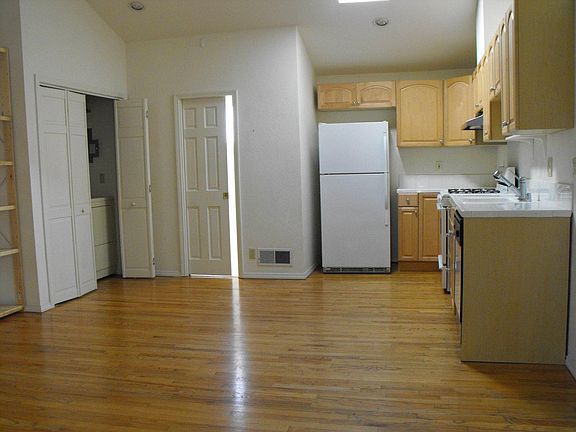 4th image of 259 Ventura Ave #A