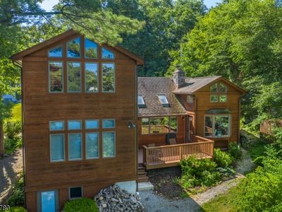 425 E Lakeshore Dr, Highland Lakes, NJ, 07422