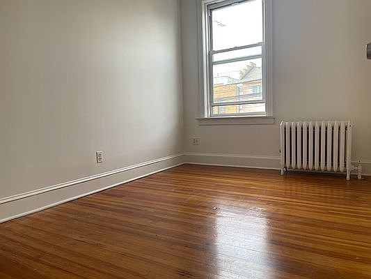 5th image of 23-25 33rd St Suite 2R