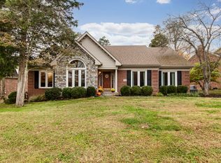 702 Locust Pointe Pl, Louisville, KY 40245