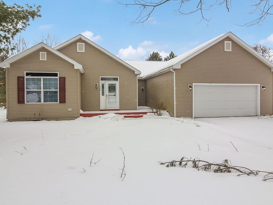 1967 Round Lake Rd, Interlochen, MI 49643 Zillow