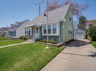 2204 Hayes Ave, Racine, WI 53405