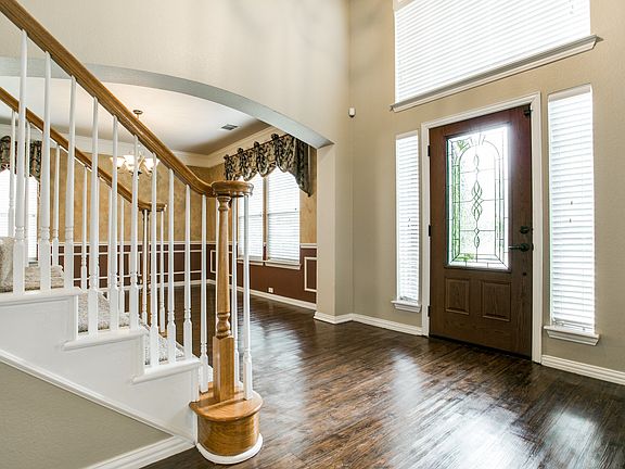 3rd image of 706 Lochness Ln