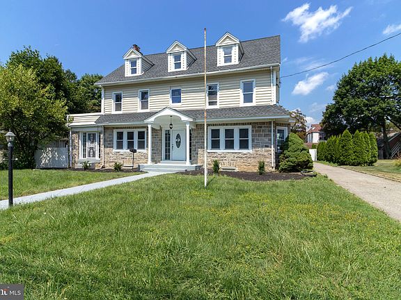 2nd image of 3111 School Ln