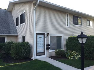 590 Eastbrooke Ln, Rochester, NY 14618